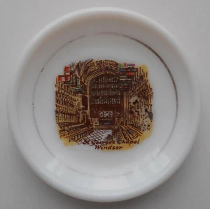ST GEORGES CHAPEL WINDSOR ASHTRAY / DISH - Foto 1 di 4