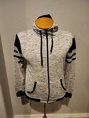 Chaqueta con capucha para hombre I Jeans de Buffalo gris claro/negro nueva con etiquetas $85 Foto 1 de 4