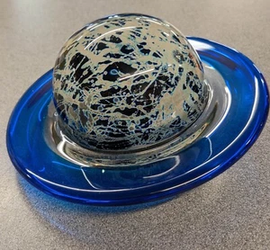 Vintage Correia Rings of Saturn Glass Paperweight - signed - Picture 1 of 6