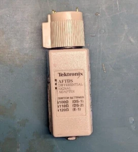 Tektronix AFTDS Differential Signal Adapter - Picture 1 of 4