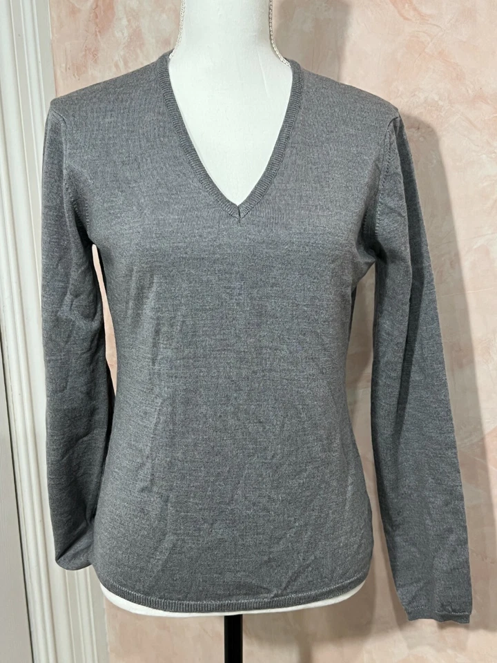New without tags! Thomas Pink Merino Wool V-neck Sweater women M - Image 1 of 4