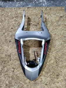 2003-2004 SUZUKI GSXR 1000 OEM TAIL FAIRING DAMAGED - Foto 1 di 10