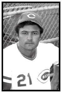 Mike Lum Cincinnati Reds Vintage Baseball Postcard PCCR - Picture 1 of 2