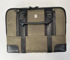 Victorinox Lasalle 13 Zoll Lexicon Professional oliv Laptop Tablet Slip Neu mit Etikett - Bild 1 von 6