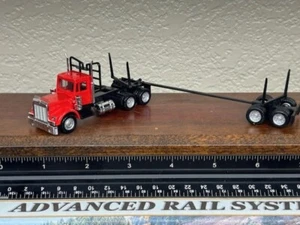 KENWORTH SEMI TRACTOR & 2 AXLE LOGGING BUNK TRAILER - HO Scale - RTR NEW - Picture 1 of 10