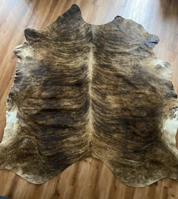 Alfombra argentina de cuero de vaca Brindle  Foto 1 de 2