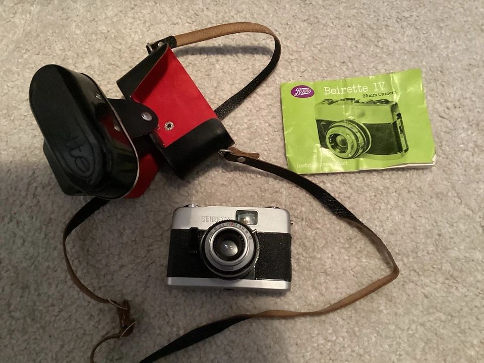 Vintage Boots Beirette 35mm Camera with Original Case & Instructions - Image 1 of 4