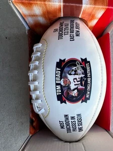 New England Patriots Tom Brady Raro Commerativo Juvenil Talla Fútbol Récord - Imagen 1 de 3