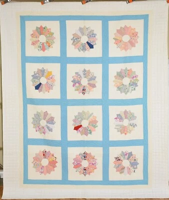 Vintage 40's Dresden Plate Antique Quilt ~Nice Solid Blue Accents! - Image 1 of 4