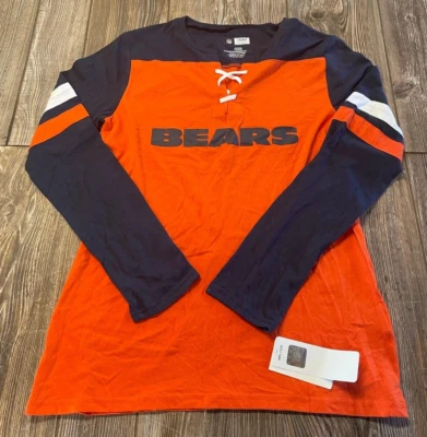 NUEVO CON ETIQUETAS Mujer Chicago Bears Linda Camisa Naranja/Azul Marino Manga Larga Cuello Corbata Talla Pequeña Foto 1 de 4