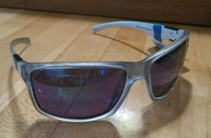 Occhiali da sole M Shades BARBADOS - blu iridio - 100% UVA/UVB - prezzo consigliato dal produttore $ 29,99 - SPEDIZIONE IMMEDIATA - Foto 1 di 12