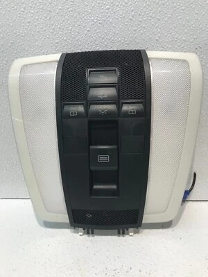 08-14 Mercedes W204 C250 C300 C63 AMG Lámpara de luz domo superior OEM A2048201323 Foto 1 de 4