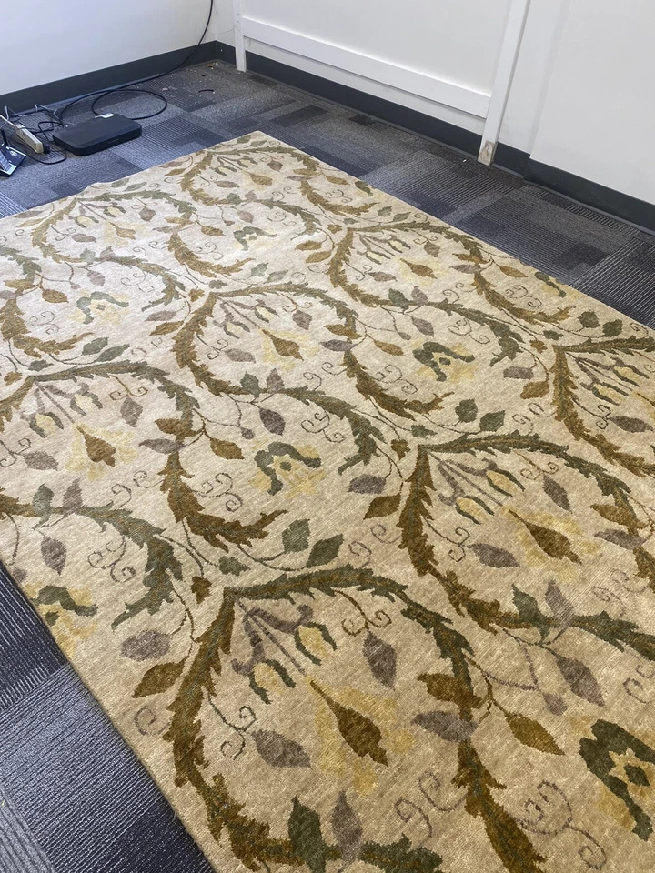 Transitional hand knotted Oriental  Area Rug Damask Design 6' x 9' Wool Fine - Image 1 of 4