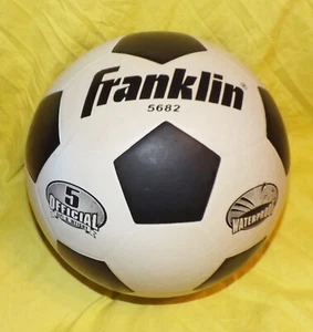 Franklin Sports Official Size 5 Soccer Ball Waterproof 5682 Superior Performance - Imagen 1 de 2