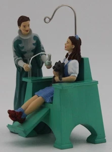 Hallmark Keepsake - "EMERALD CITY STYLE" Ornament 2008 The Wizard of Oz - NIB - Picture 1 of 5