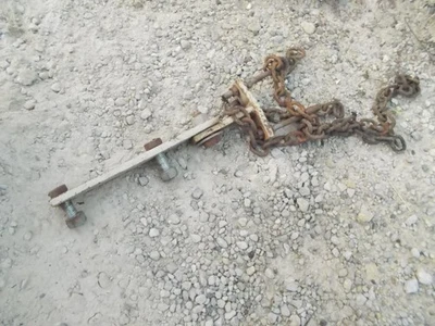 Cub IH Low Boy LB Tractor woods L59 belly mower hydraulic lift bracket & chain - Image 1 of 4