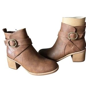 BOC by Born Damen 9,5 Foxy Stacked Heel Booties Braun Kunstleder - Bild 1 von 10