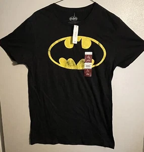 Batman Logo T-shirt Small Bruce Wayne DC Comics New with Tags 100% Cotton S - Picture 1 of 3