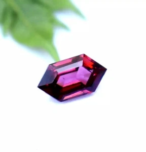 Pietra preziosa sciolta certificata granato hessonite forma fantasiosa 10 carati offerta migliore - Foto 1 di 4