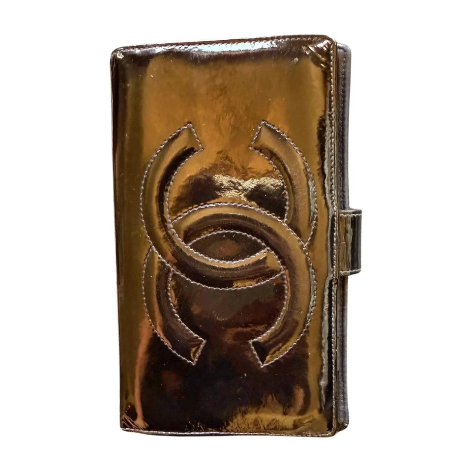 Cartera Chanel para mujer en charol negro Foto 1 de 4