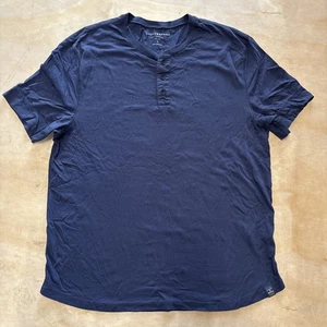Camiseta Henley de manga corta Lucky Brand para hombre talla grande azul marino  - Imagen 1 de 10