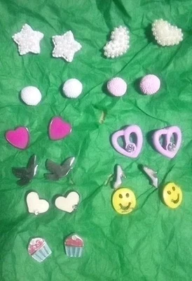 Lote surtido de 11 pares de pendientes de bisutería de moda vintage años 80/90 Foto 1 de 4