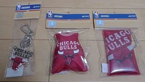 NBA Chicago Bulls Bulk Sale: Keychains Cushion Multi-Clear Case - Unused - Picture 1 of 7