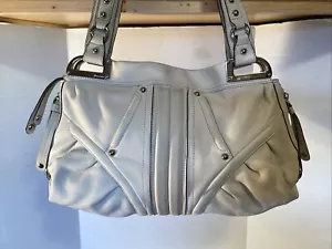 B. Makowsky große cremefarbene Schultertasche beige cremeweiß weiches Leder 12 Zoll x 16 Zoll x 4 Zoll - Bild 1 von 17