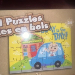 CoCoMelon Confezione da 5 Puzzle in Legno con Scatola Portaoggetti 41492 - Foto 1 di 6