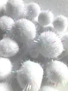 Weiß irisierende Lametta Glitzer Bommel Weihnachten Basteln Schneebälle 10mm bis 25mm - Bild 1 von 5