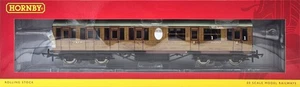Hornby R4572 Thompson Suburban Lavatory Composite Coach 88383 LNER Teak Livery - Picture 1 of 3