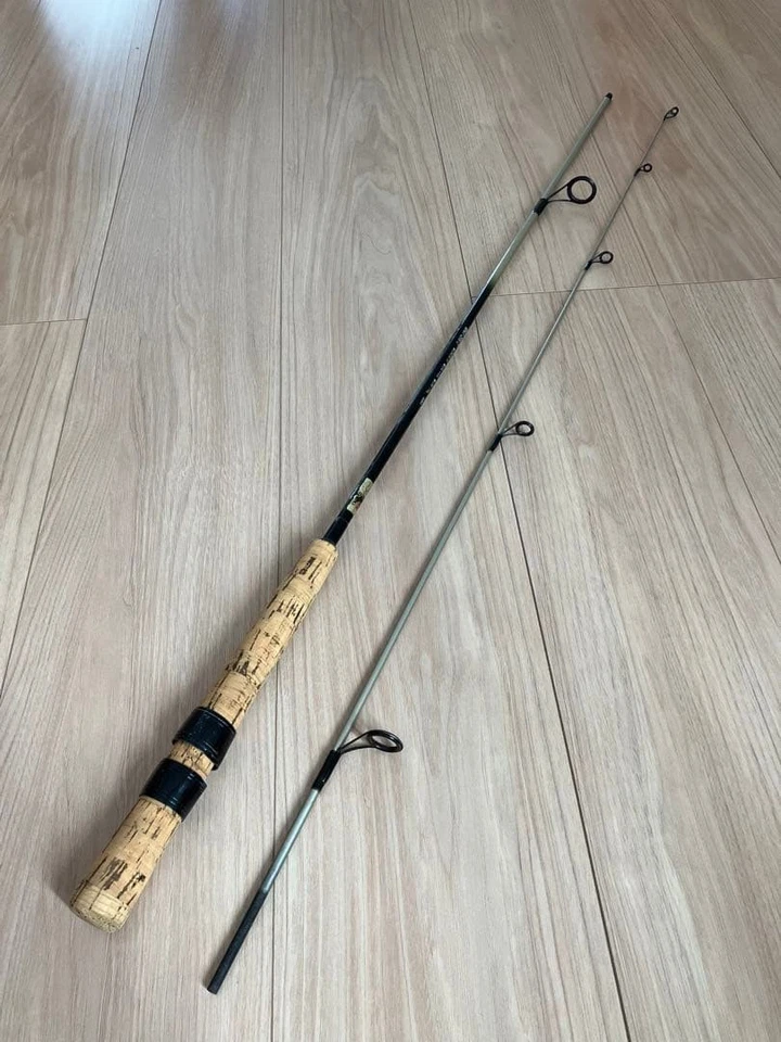 Caña de pescar trucha Shimano Bantam Exage BXG-2551-2 5,5 ft carbono usada Foto 1 de 4