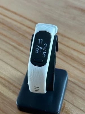 Garmin vívosmart 5 Aktivitätstracker - Weiß - Bild 1 von 4