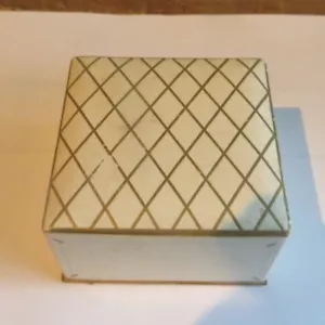 Recharge « Guerlain » Ajoncs d’or – visage de nuée Guerlain – jamais ouvert -tra - Bild 1 von 4