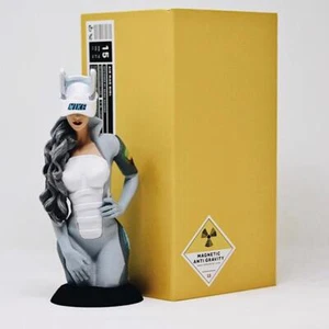 AIR MAG GIRL VINYL FIGURE BY REINA KOYANO X 3DRETRO - Picture 1 of 4