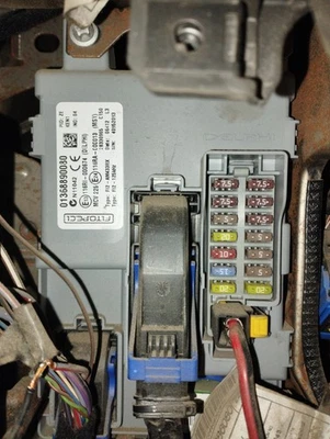 01368890080 SCATOLA RELÈ/FUSIBILI / 790324 PER CITROËN NEMO 1.3 HDI FAP - Immagine 1 di 4