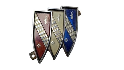 1960-е Buick: красный/белый/синий Tri-shield решетка эмблема с монтажным кронштейном - Изображение 1 из 4