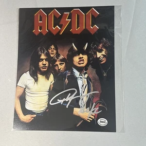 Angus Young - Firmado Automático - Foto 8x10 - “Tinta húmeda” - “ACDC” - Con certificado de autenticidad - Imagen 1 de 9