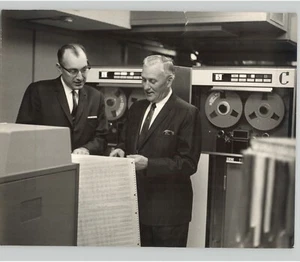 JANTZEN INC Funcionarios Kenneth Smith y Paul DEKONING 1964 Prensa Foto Tecnología - Imagen 1 de 2