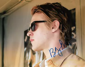 Boyd Holbrook 'NARCOS' - Genuine Signed Autograph 10x8 COA 34937 - Foto 1 di 1