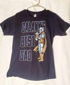 Men's Father's Day Black Star Wars Mandalorian Galaxy's Best Dad Shirt Size MED - Bild 1 von 11