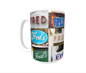 FRED Kaffeebecher / Tasse mit dem Namen auf tatsächlichen Schildfotos - Bild 1 von 3