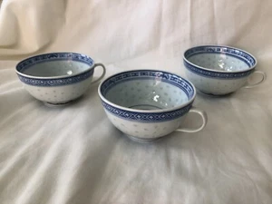 Set 3 Tea Cups - Chinese Tienshan Rice Flower/Rice Eye Grain, Blue and White - Picture 1 of 9