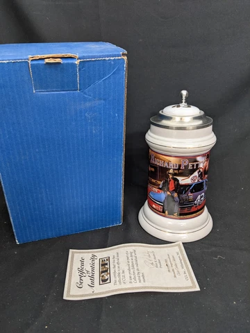 New Vintage Embossed Richard Petty Collectible NASCAR Stein #152 Cover