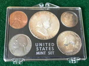 1962 US Mint Set with Silver Franklin , Washington Quarter . TD4 - Picture 1 of 2