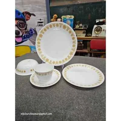 Juego de vajilla vintage Corelle by Corning de 5 piezas con patrón de mariposa de oro blanco Foto 1 de 4