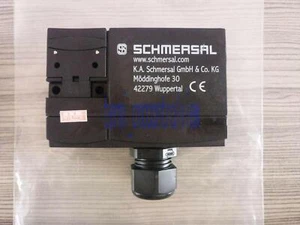 ONE SCHMERSAL safety relay AZM170-02ZRK AZM 170-02ZRK - Picture 1 of 1