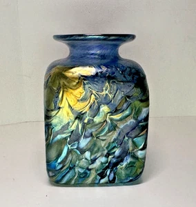 STUNNING VINTAGE SIGNED ROBERT HELD BLUE IRIDESCENT ART GLASS VASE - ORIG LABEL - Picture 1 of 12