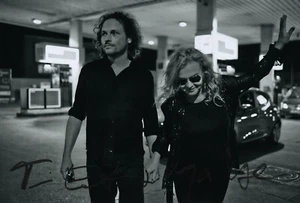 2raumwohnung - original signiertes Großfoto 30 x 20 cm Autogramm Inga Humpe - Picture 1 of 1