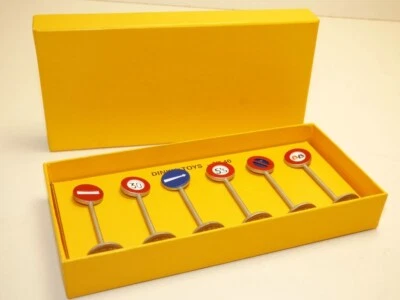 Coffret 6 PANNEAUX DE SIGNALISATION VILLE Dinky Toys - Изображение 1 из 4